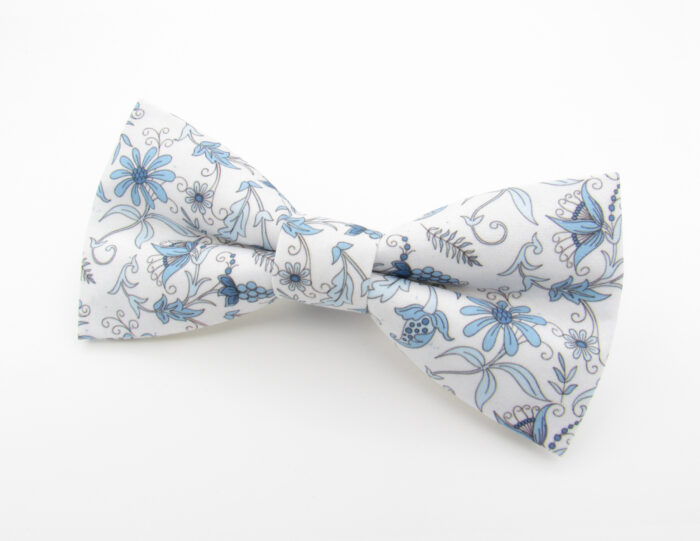 Blue and White Floral Bowtie Set - Image 3