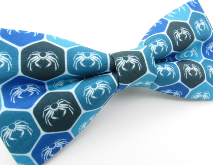 Blue Crab Patterned Bowtie - Image 4