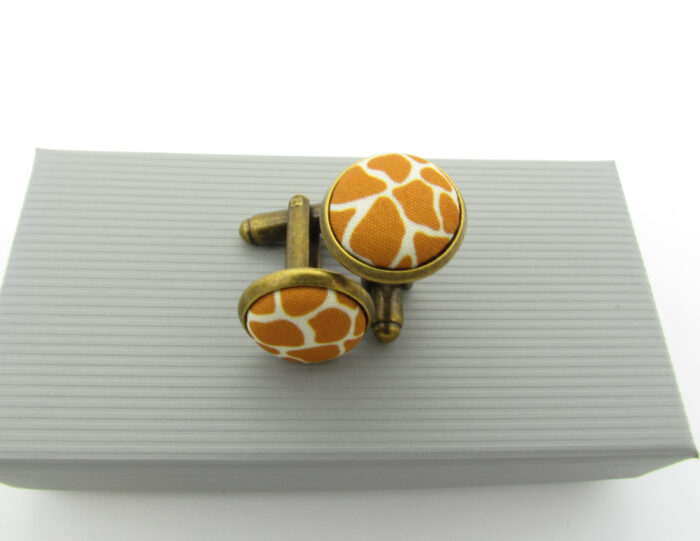 Giraffe Print Bowtie Set - Image 6