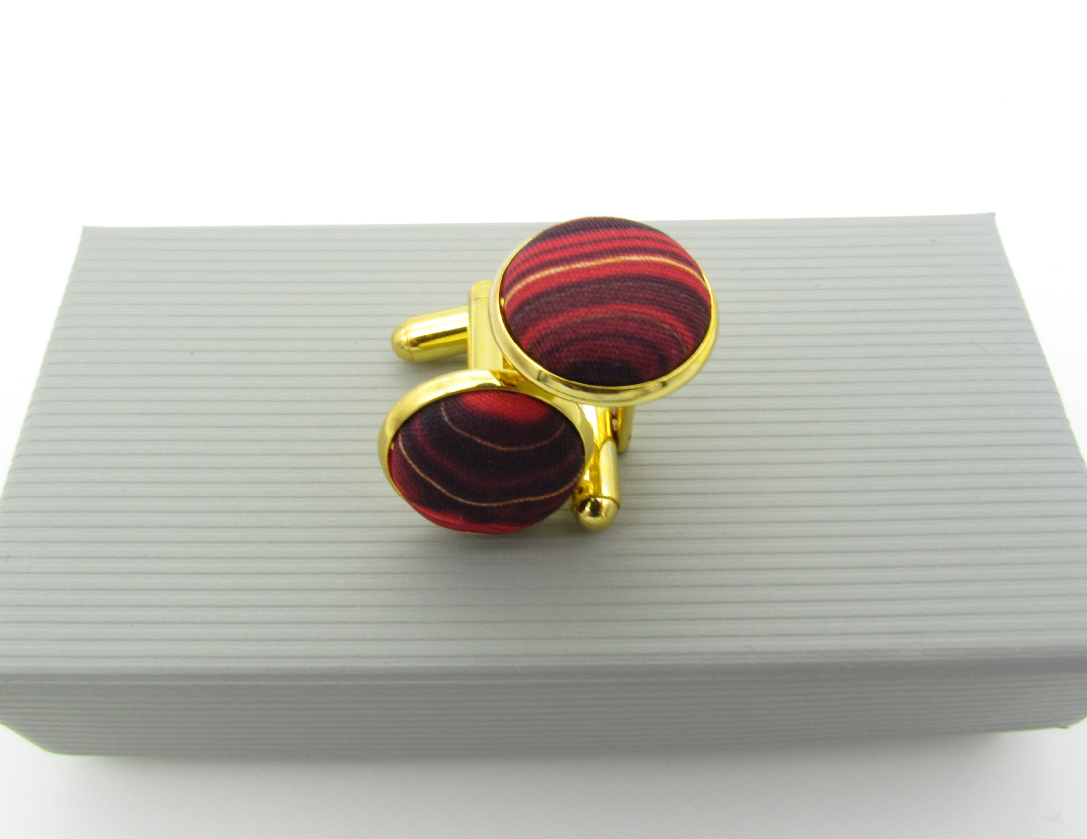 Red & Gold Swirl Pattern Bowtie Set - Image 5