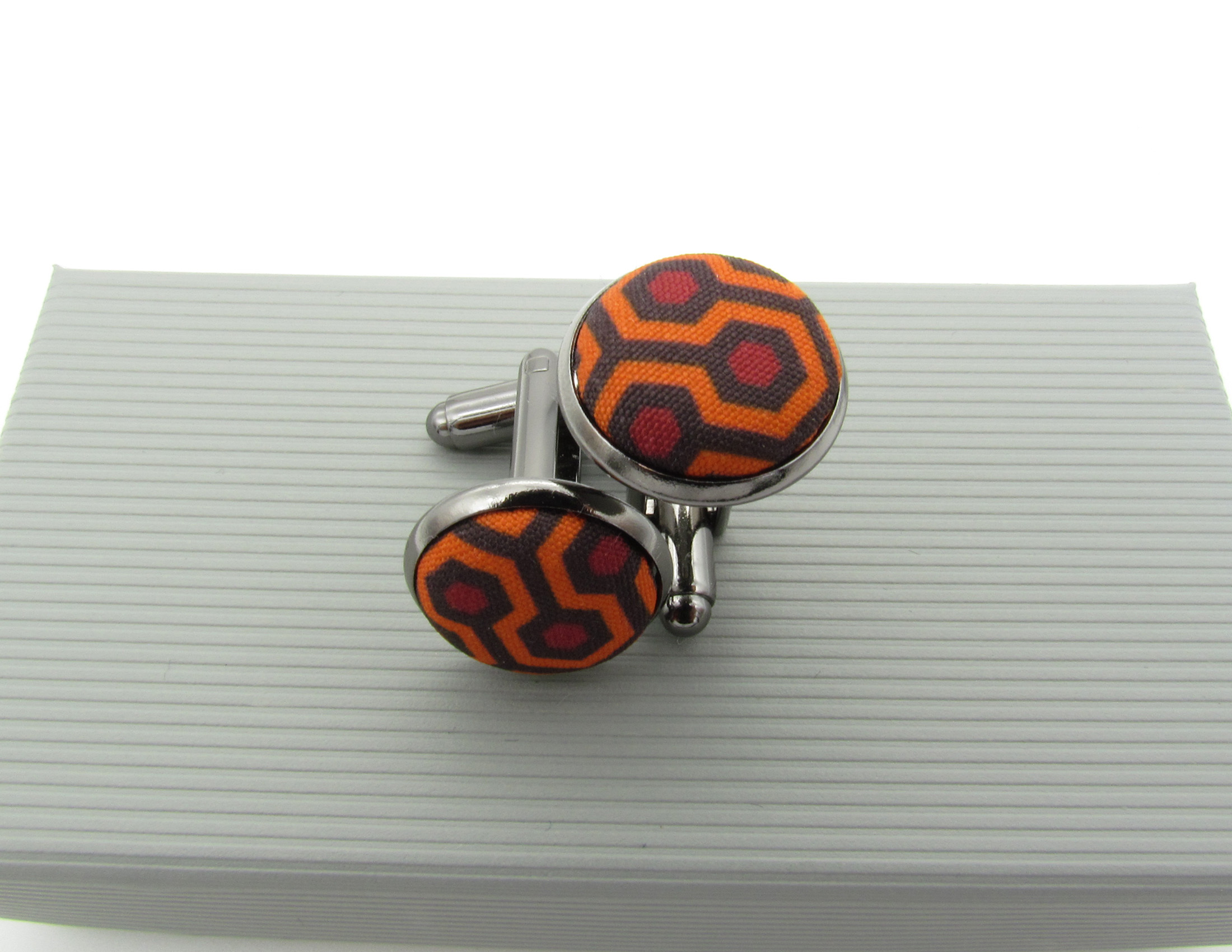 Hexagon Orange and Red Bowtie Set - Image 9