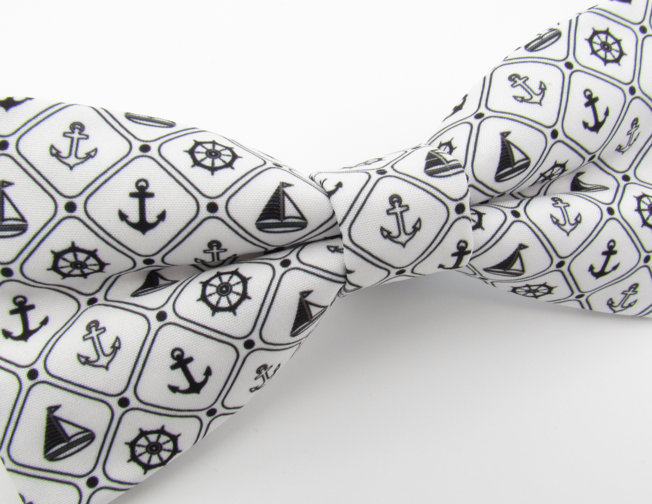 White and Black Nautical Print Bowtie Set - Image 8