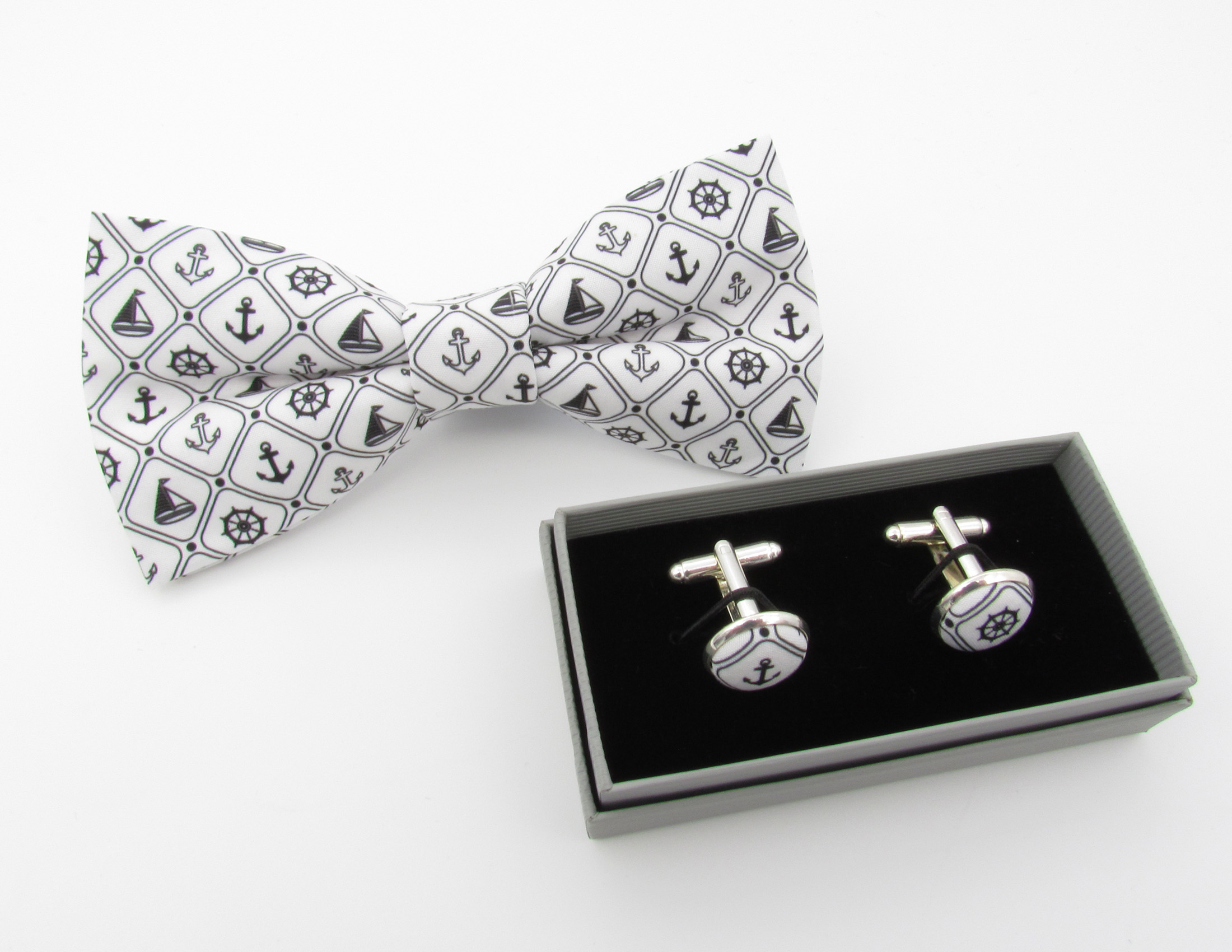 White and Black Nautical Print Bowtie Set - Image 4