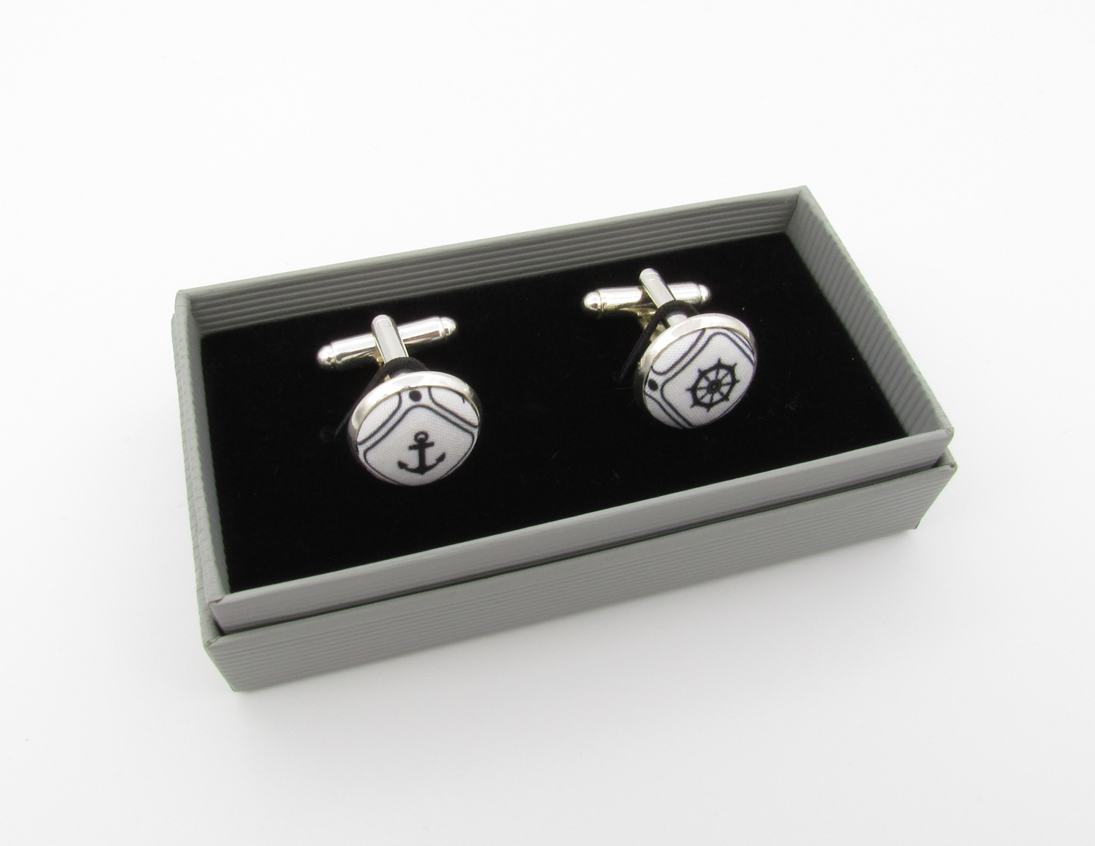 White and Black Nautical Print Bowtie Set - Image 3