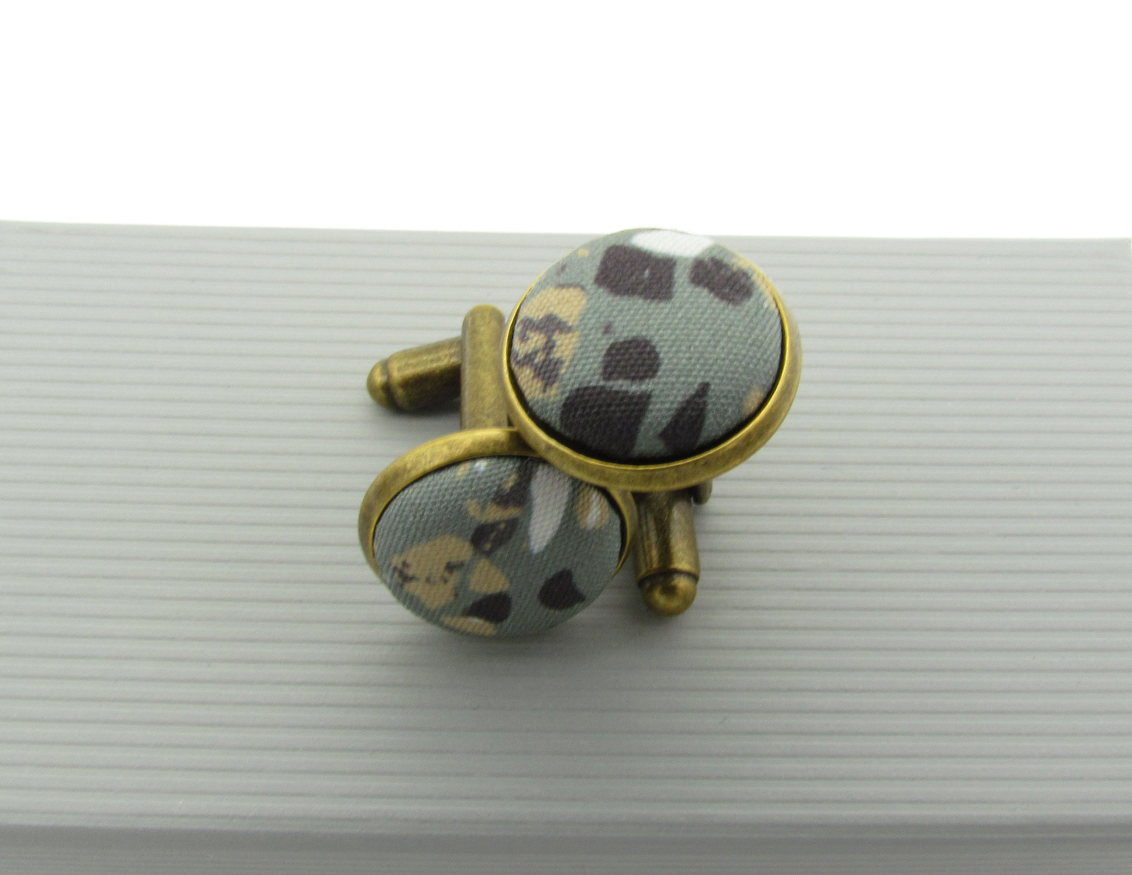 Green Terrazzo Patterned Bowtie - Image 9