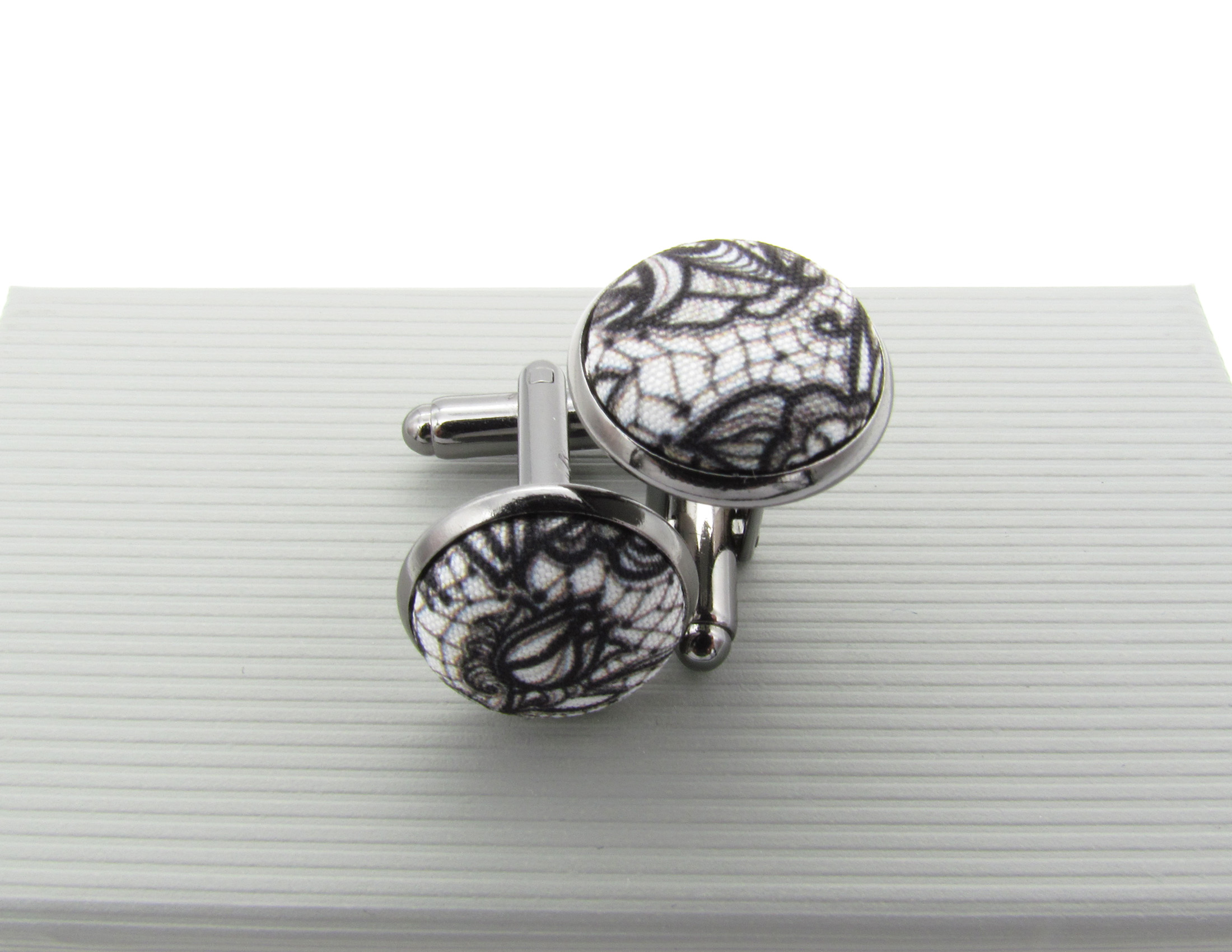 Lace Print Bowtie Set - Image 6