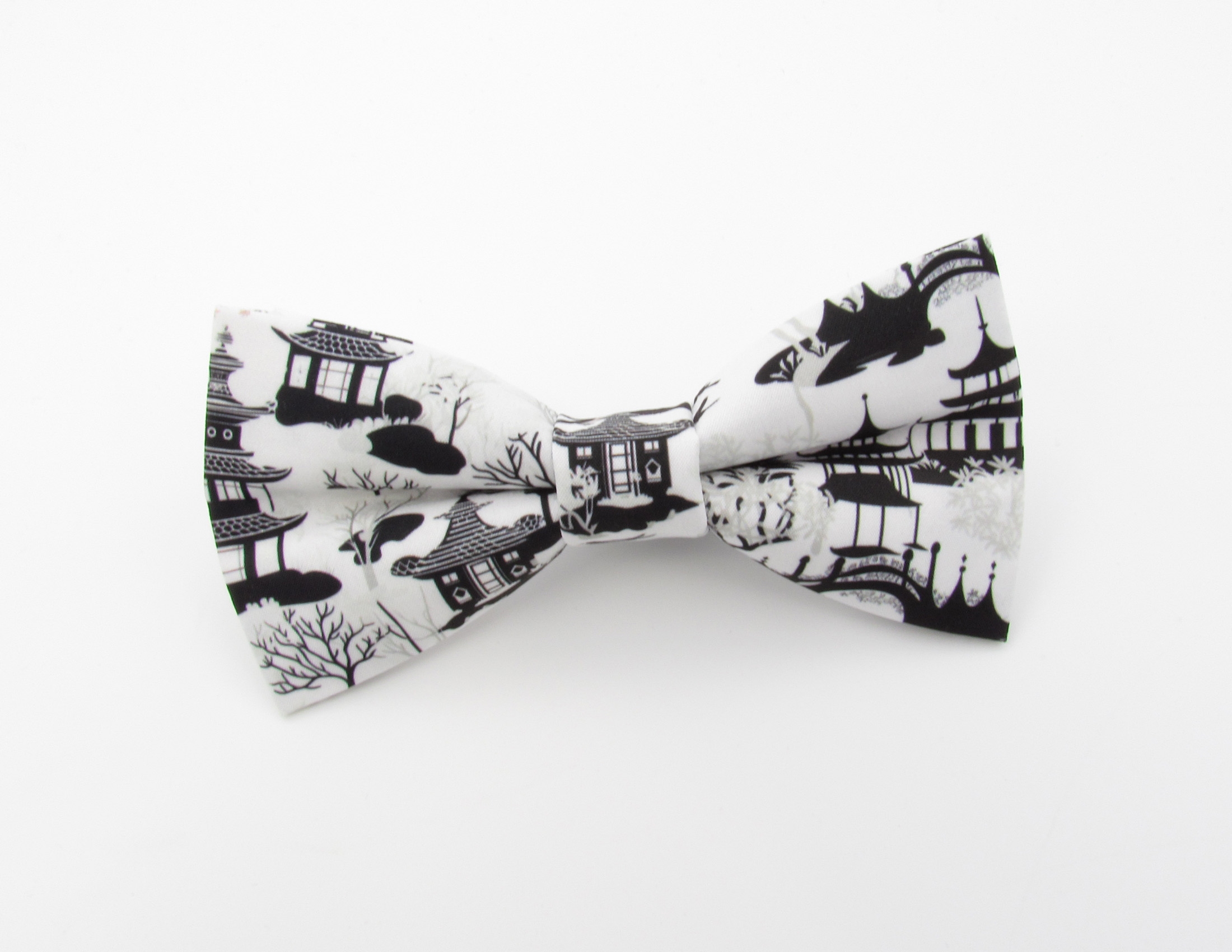 White and Black Chinoiserie Pattern Bowtie Set - Image 2