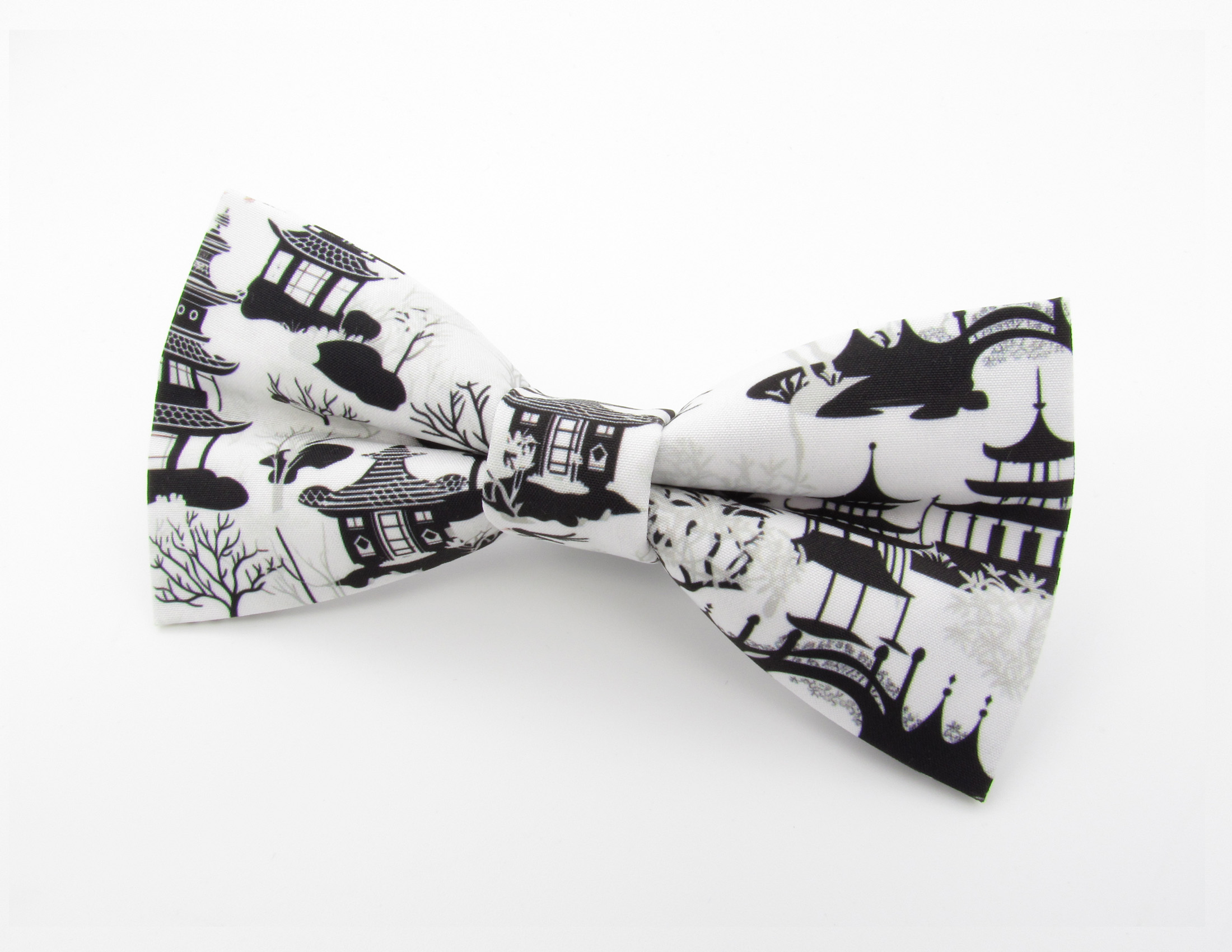 White and Black Chinoiserie Pattern Bowtie Set - Image 3