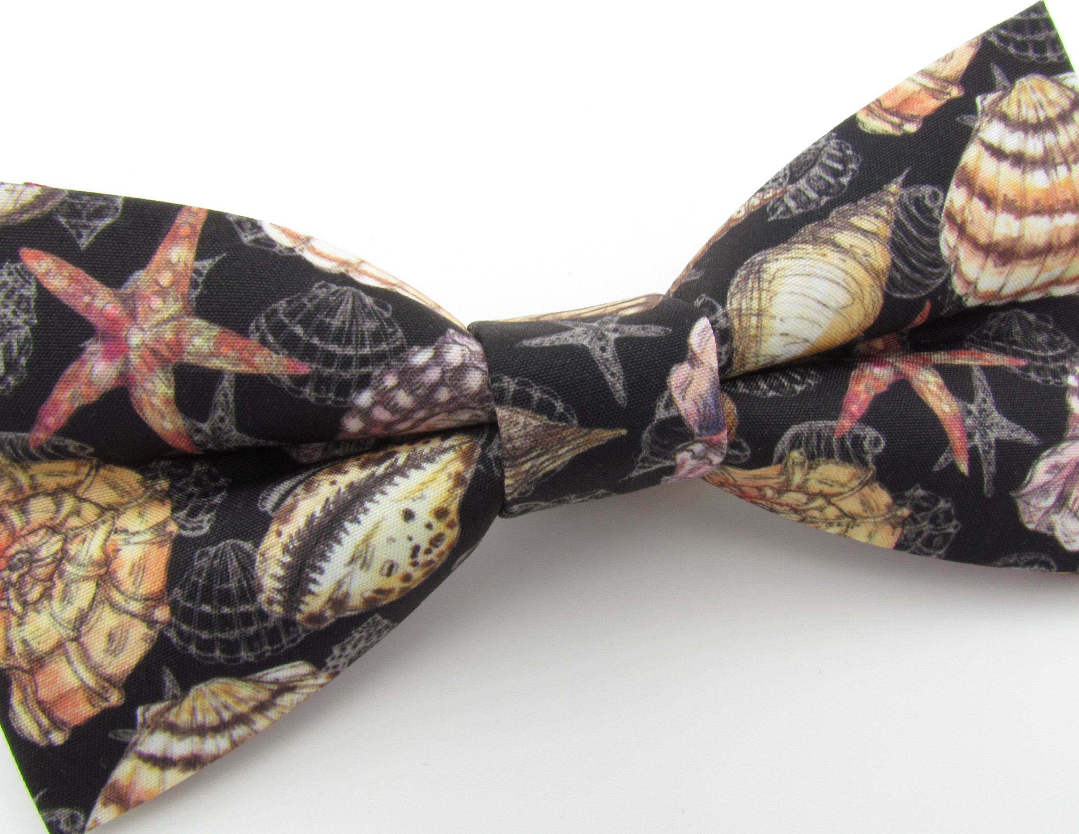 Shell Patterned Bowtie & Faux Pocket Square - Image 4