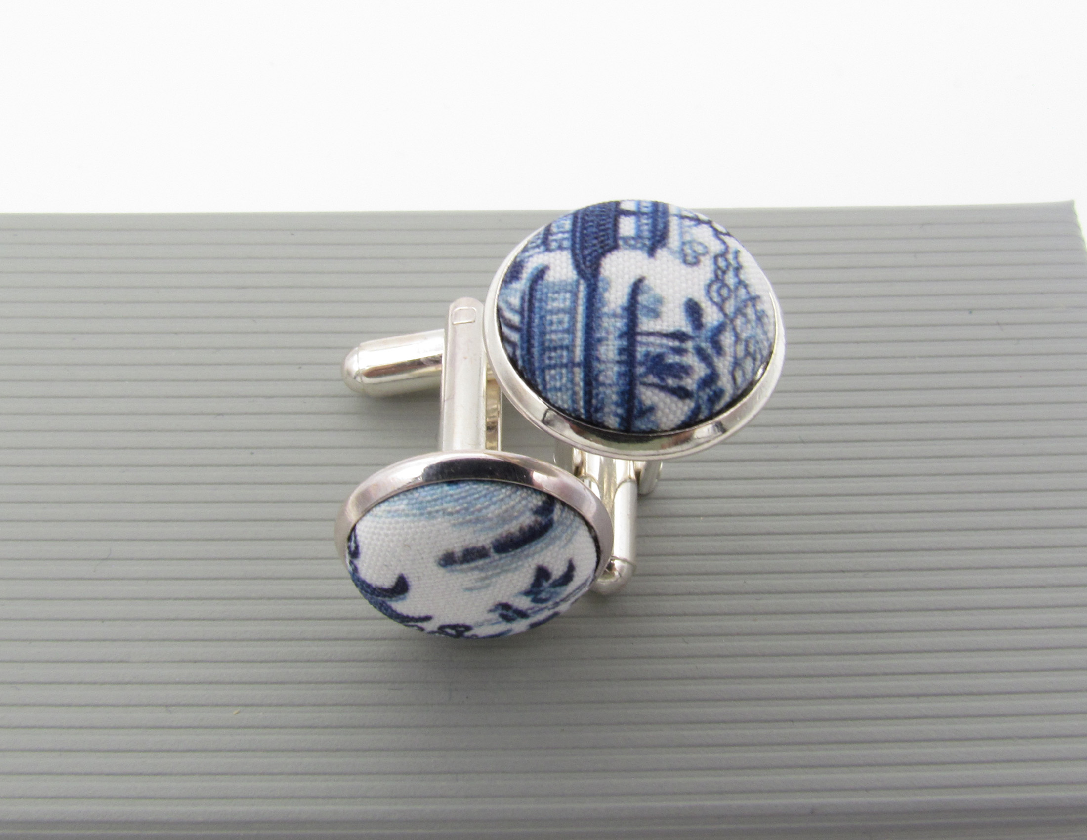 Willow Pattern Bowtie Set - Image 11
