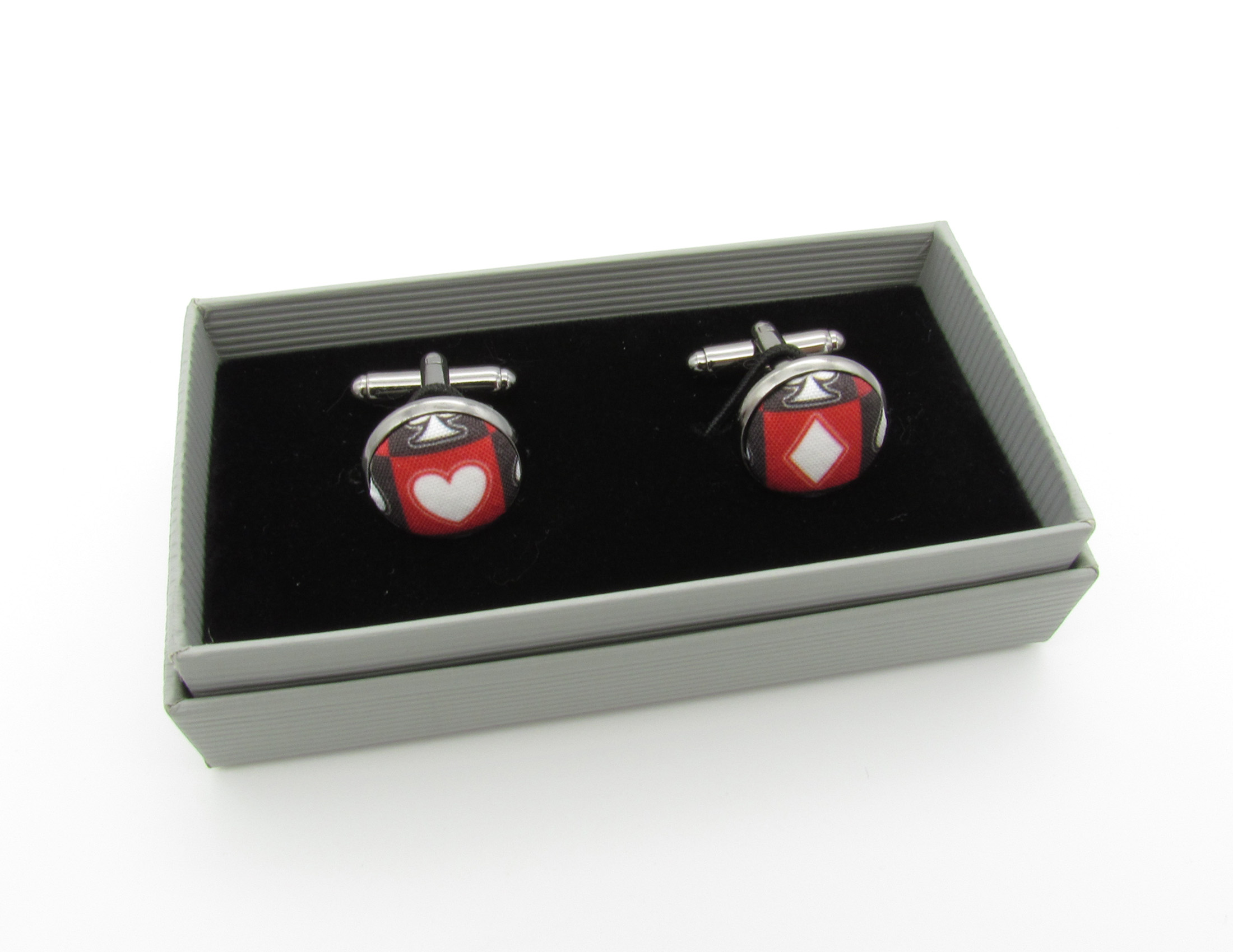 Red and Black Card Suit Patterned Bowtie Set - Image 4