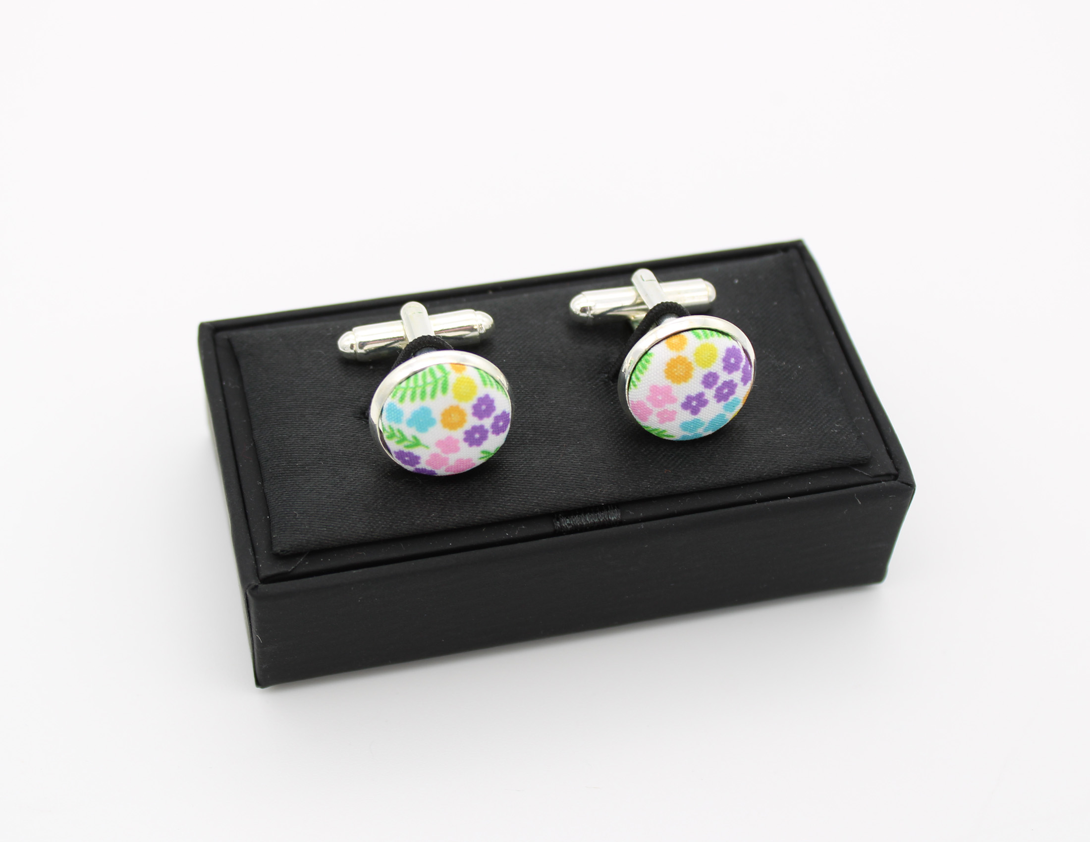 Rainbow Ditsy Flower Print Bowtie Set - Image 3