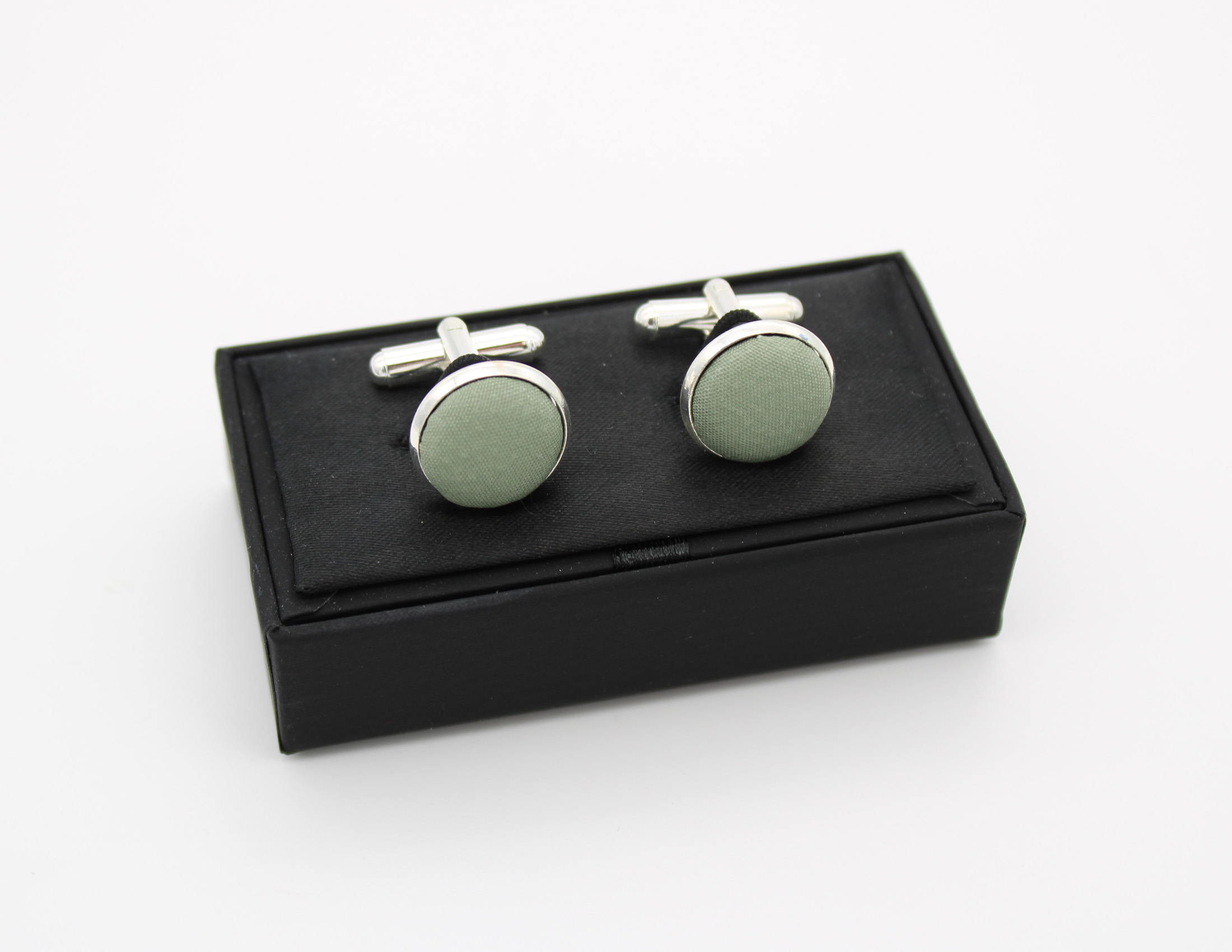 Sage & Ivory Ombre Bowtie Set - Image 3