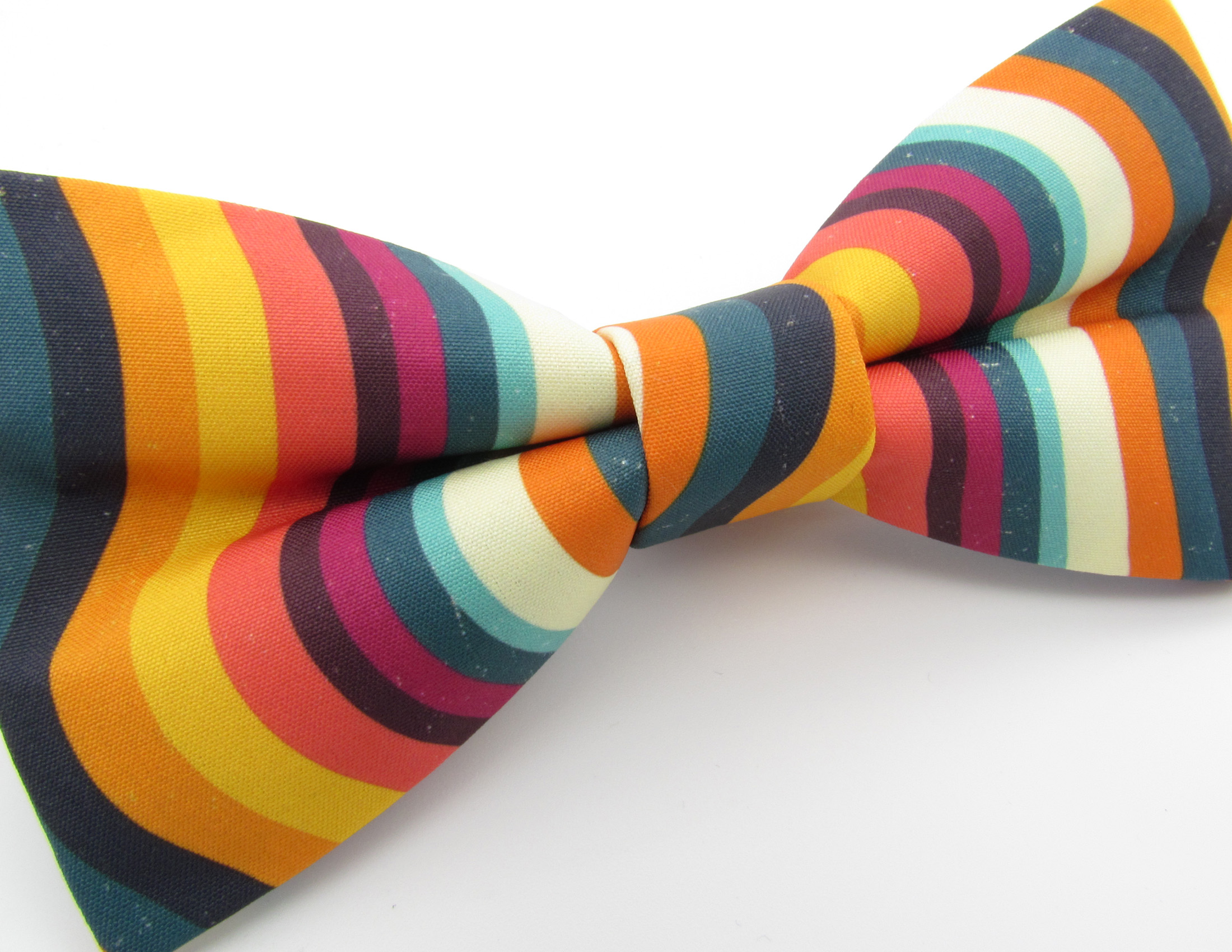 Retro Wavy Bowtie & Faux Pocket Square - Image 5