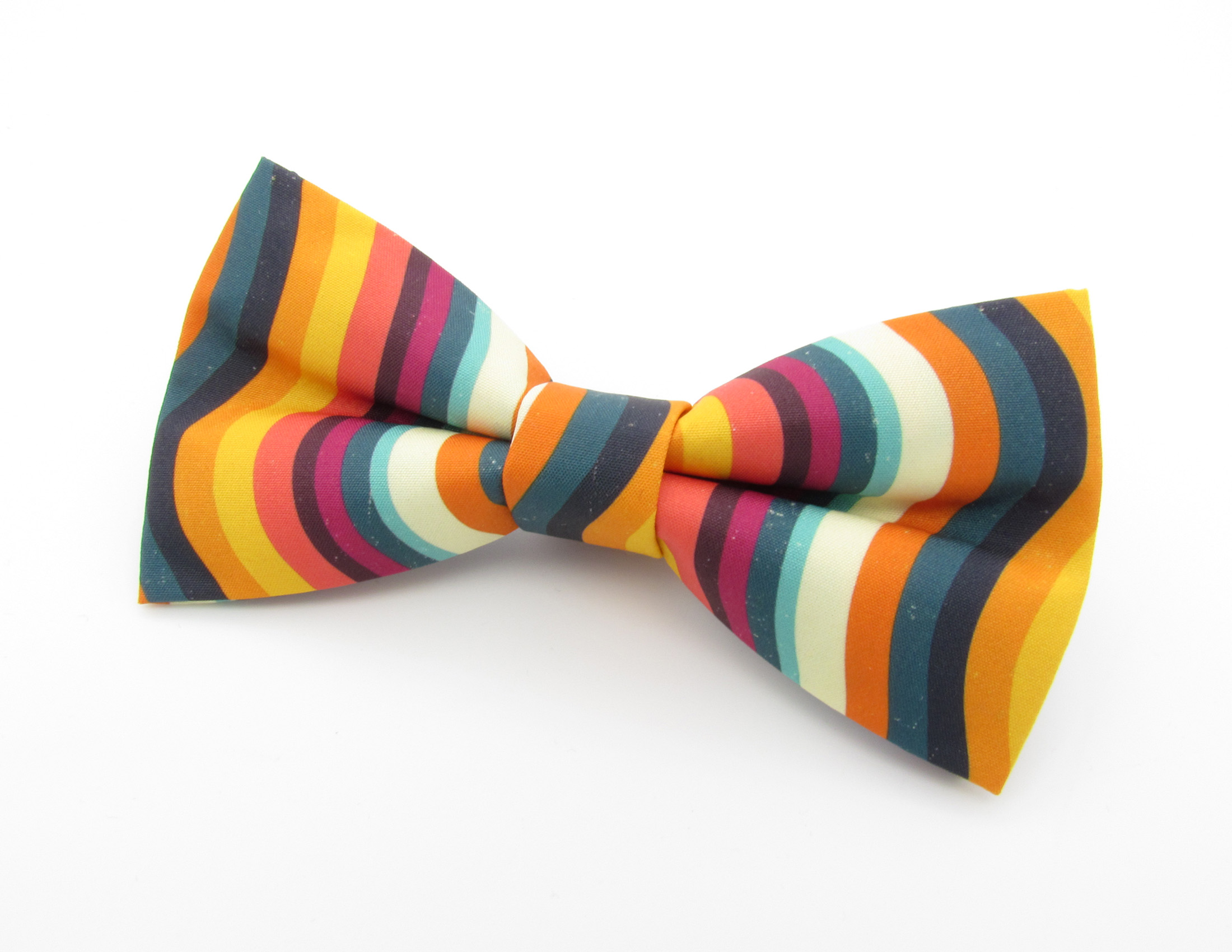 Retro Wavy Bowtie & Faux Pocket Square - Image 4