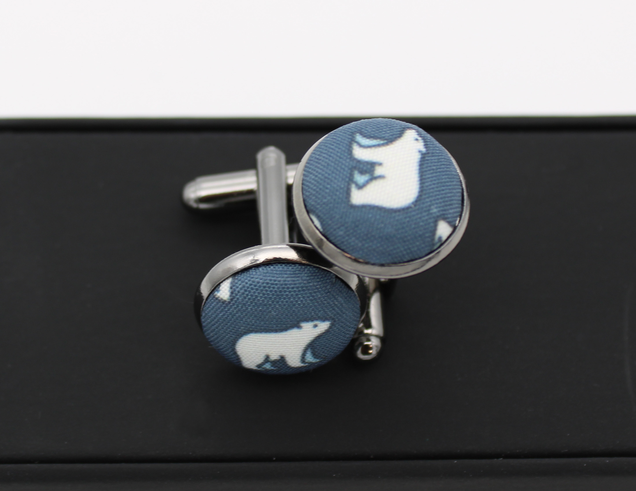Polar Bear Print Bowtie - Image 10