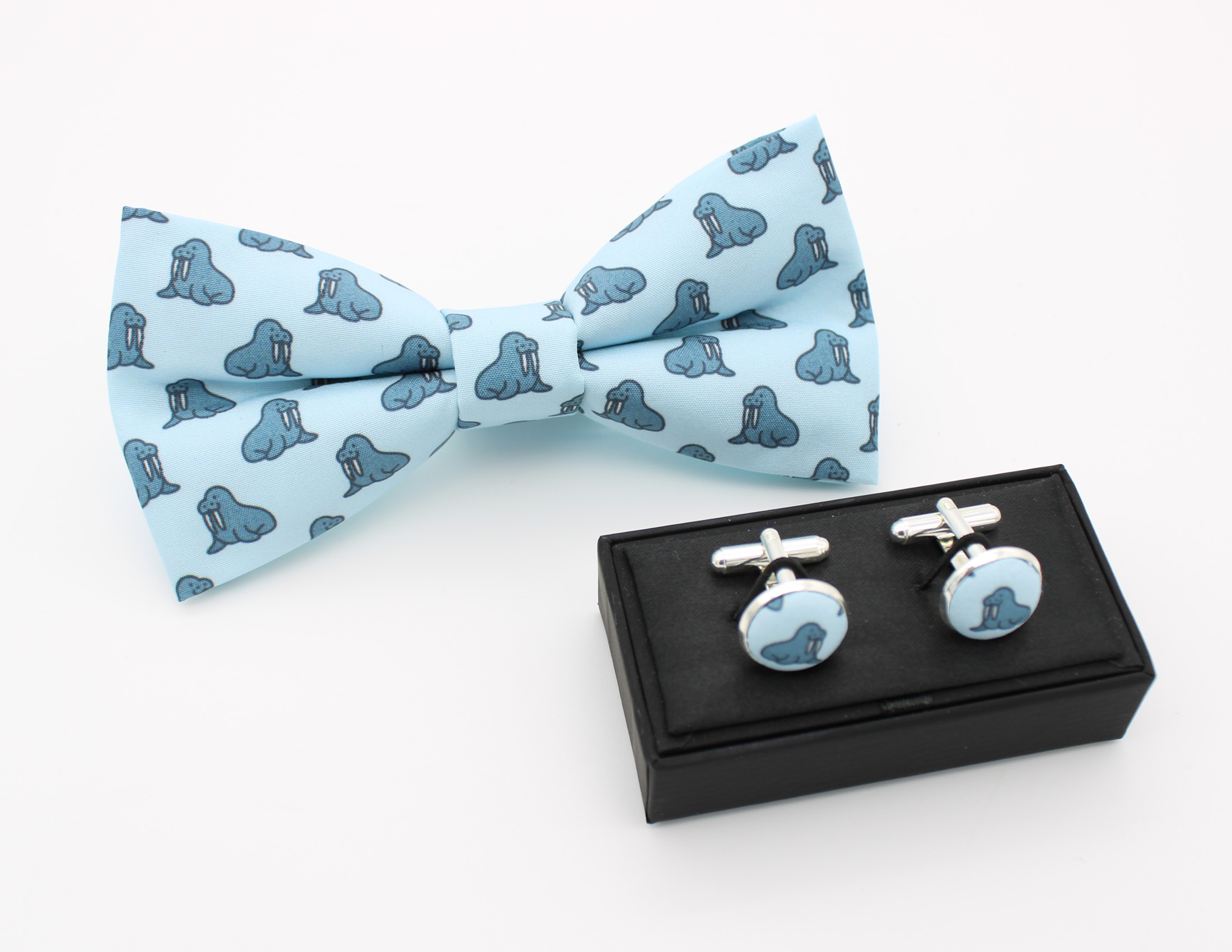 Walrus Print Bowtie - Image 4