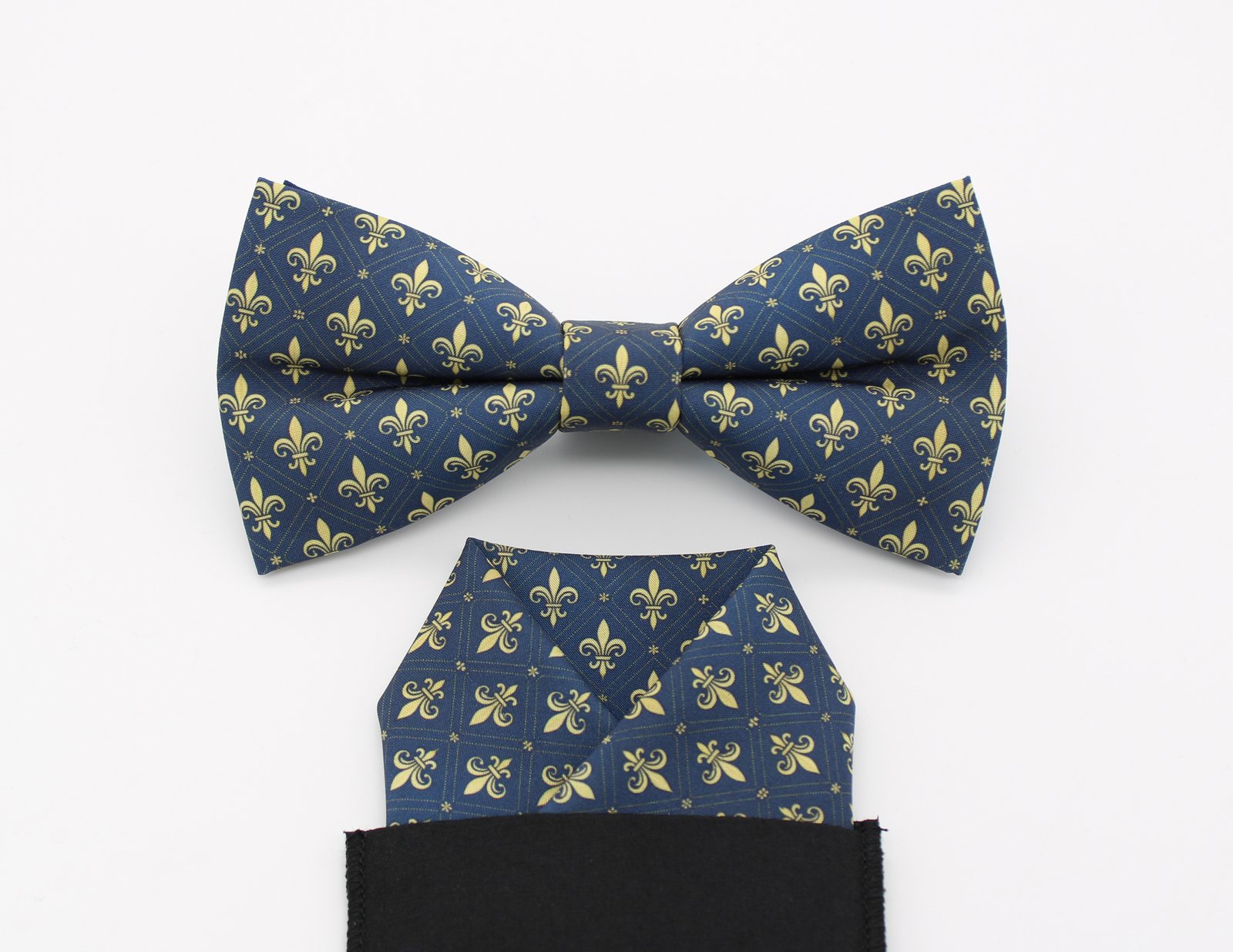 Navy Fleur-de-Lis Bowtie - Image 3